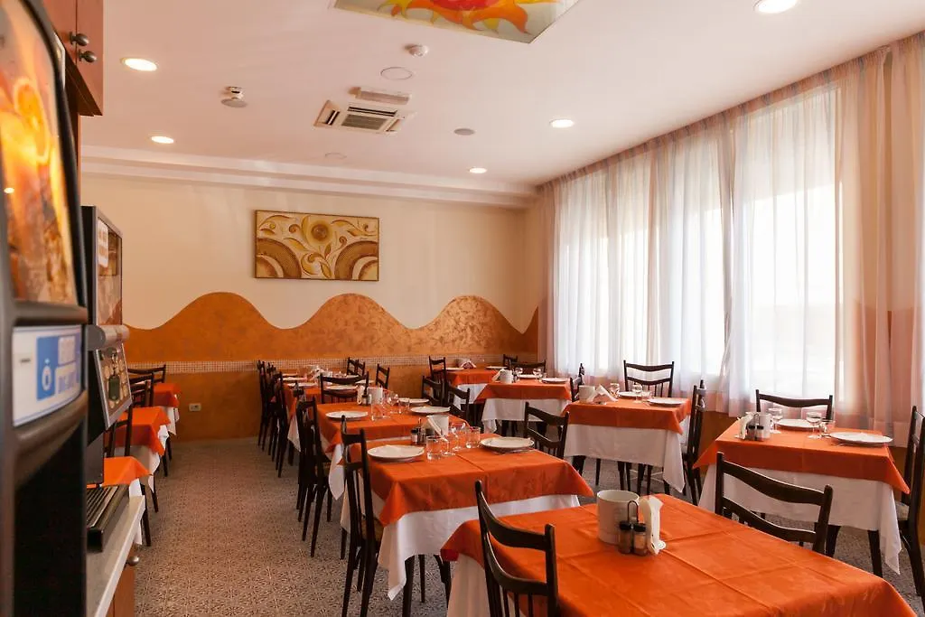 Hotel Sandra Gatteo a Mare 3*,  Italy
