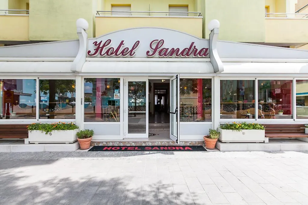 Hotel Sandra Gatteo a Mare 3*,