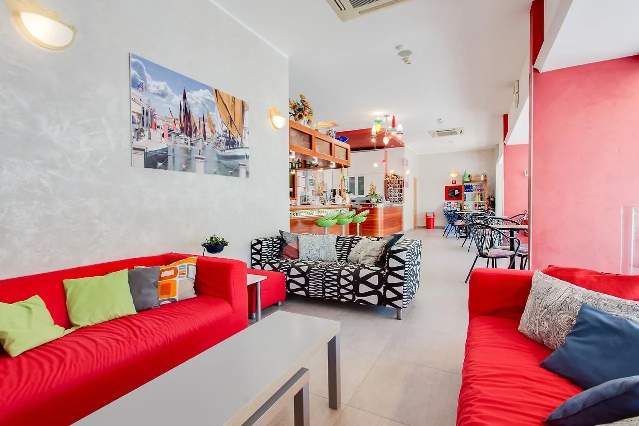 Hotel Sandra Gatteo a Mare 3*,